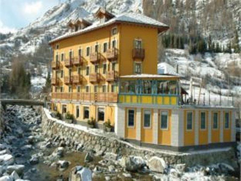Le Miramonti Hotel Restaurant & Wellness La Thuile Eksteriør billede